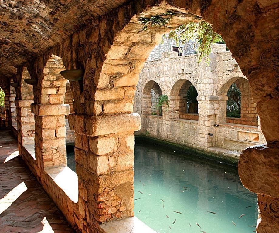 Apartment Falcon Stari Grad  Dış mekan fotoğraf