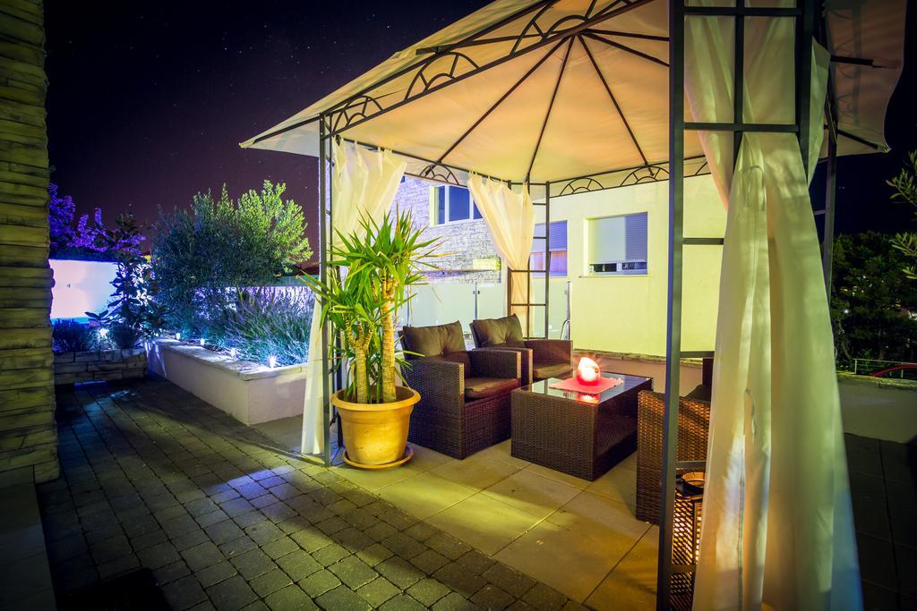 Apartment Falcon Stari Grad  Oda fotoğraf