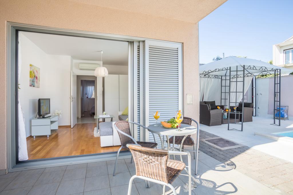 Apartment Falcon Stari Grad  Oda fotoğraf