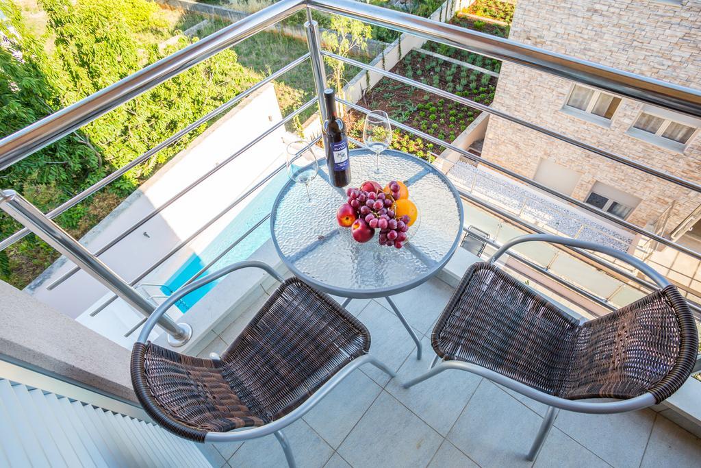 Apartment Falcon Stari Grad  Oda fotoğraf