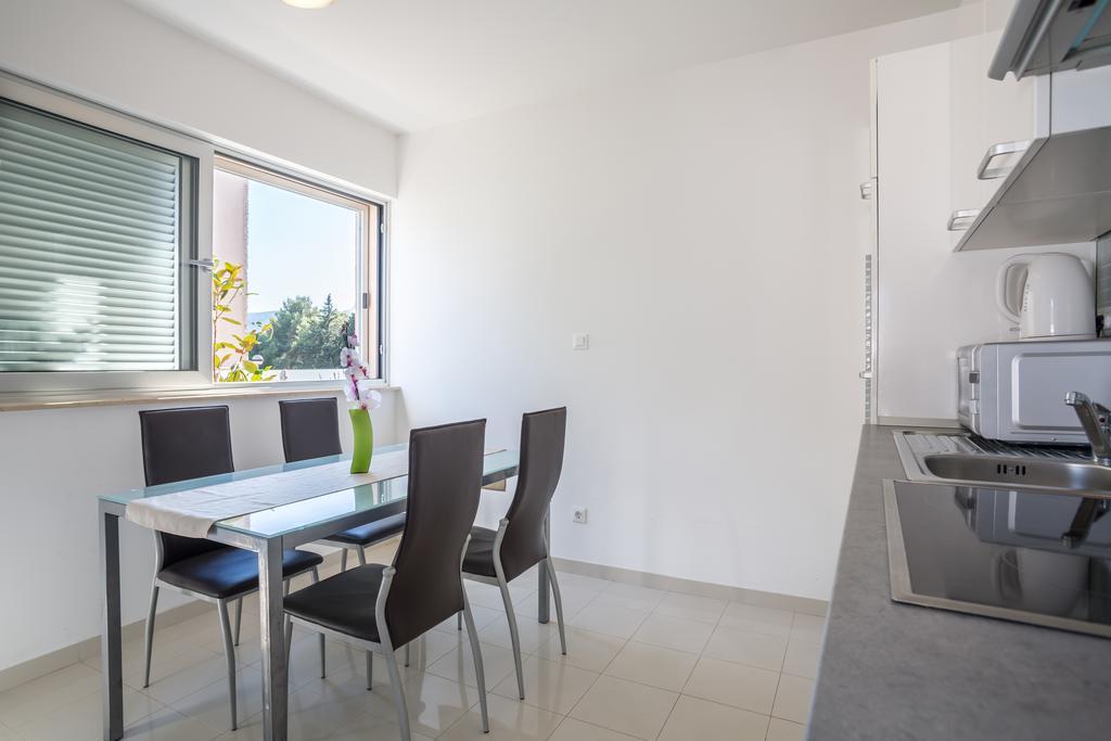 Apartment Falcon Stari Grad  Oda fotoğraf