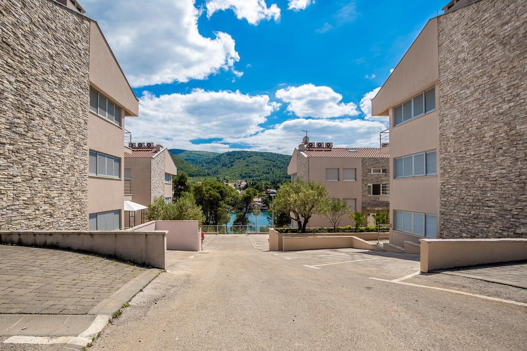 Apartment Falcon Stari Grad  Oda fotoğraf