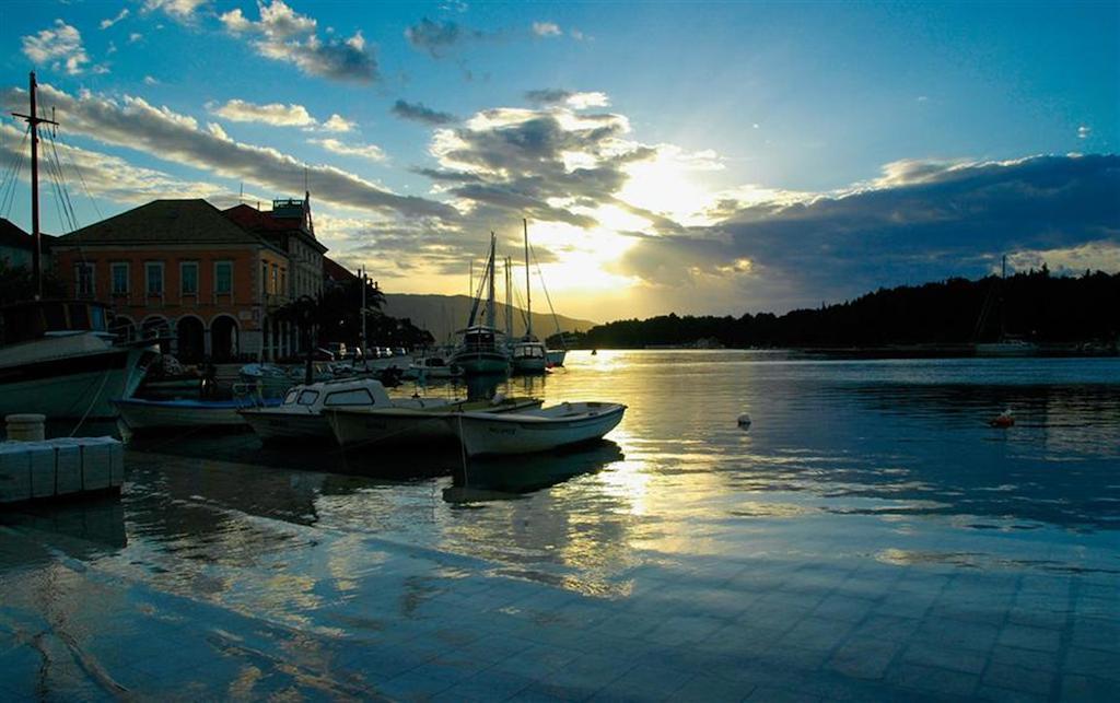 Apartment Falcon Stari Grad  Oda fotoğraf